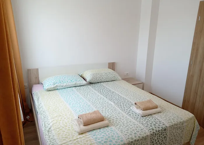 Duplex House White Private Pool 메덜린